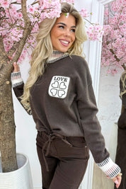 Love pocket trui - Bruin