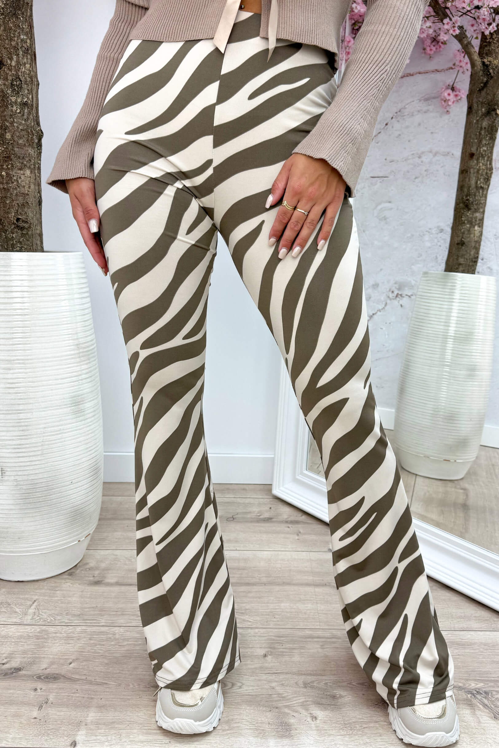 Zebra travel flair pants - Camel