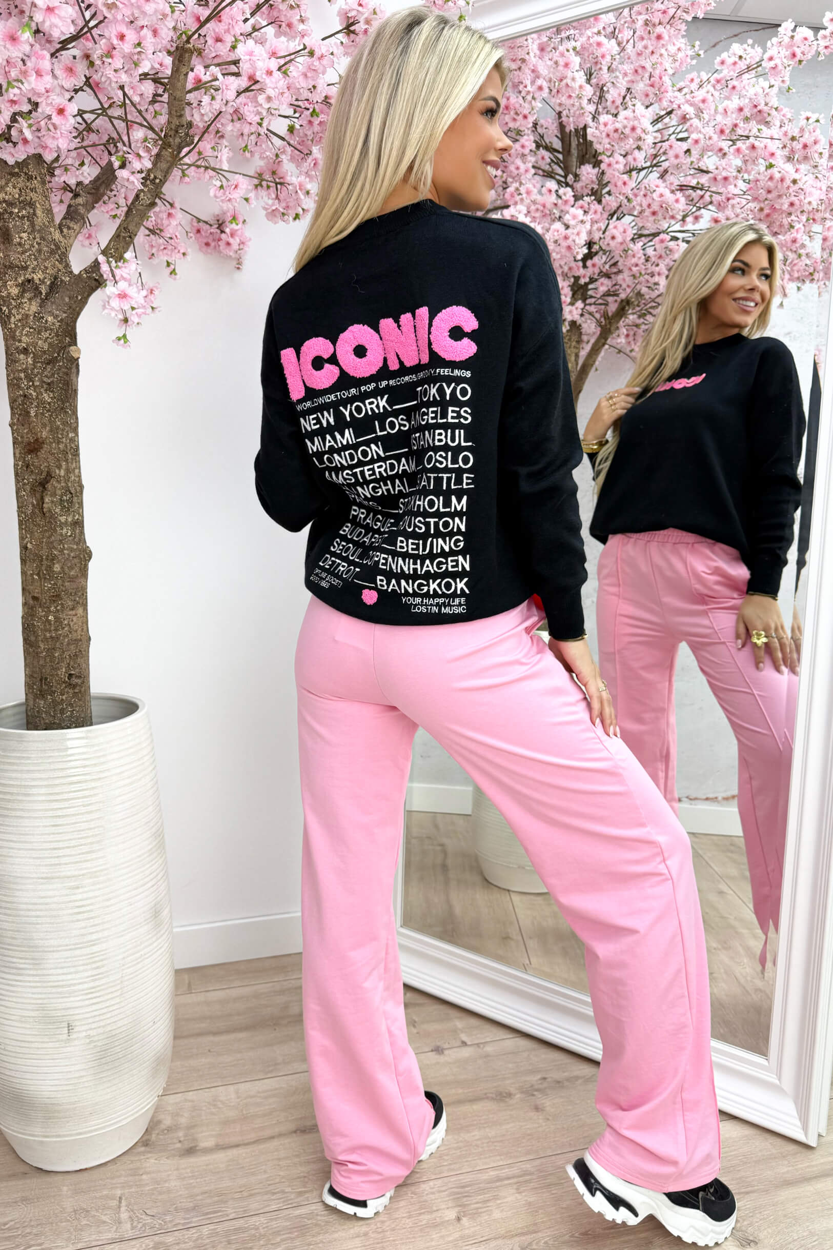 Iconic City Sweater - Black