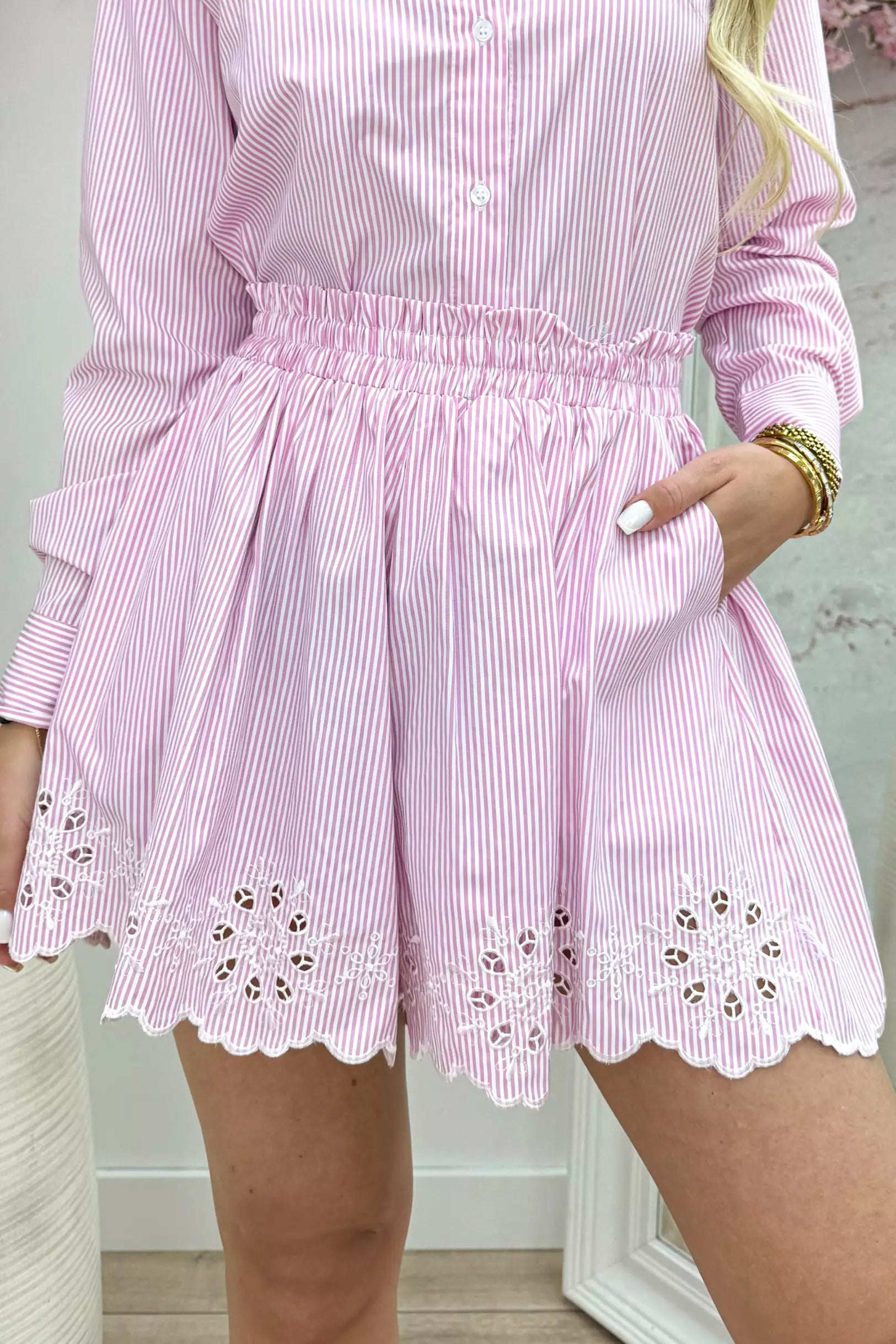 Embroidery stripe short - Roze