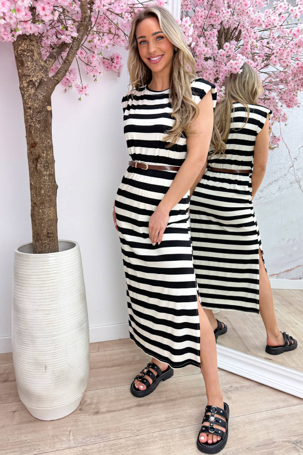 Statement stripe dress (Incl. riem) - Zwart