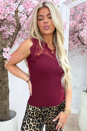 Sweet romance lace topje - Dk. rood