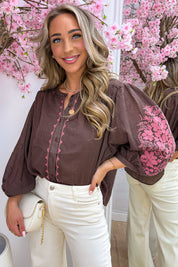 Stitched flowers cotton blouse - Bruin