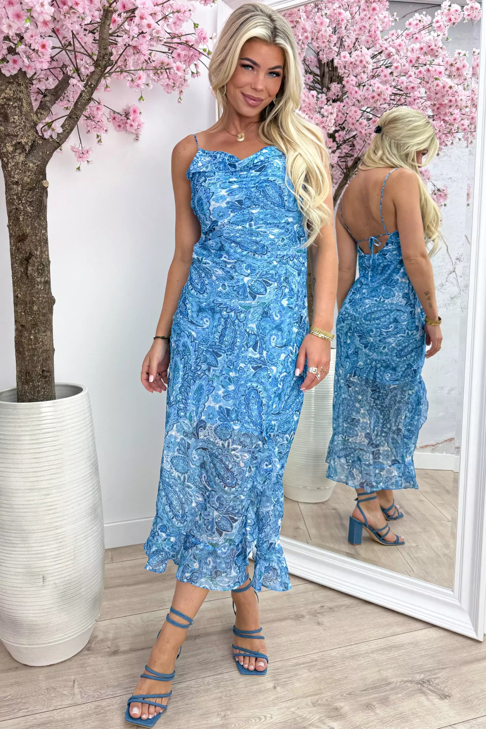 Paisly ruffle split dress - Sky blue