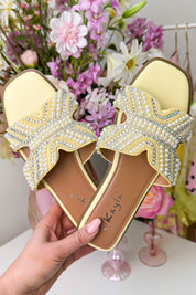 Pearls and diamond slipper - Geel