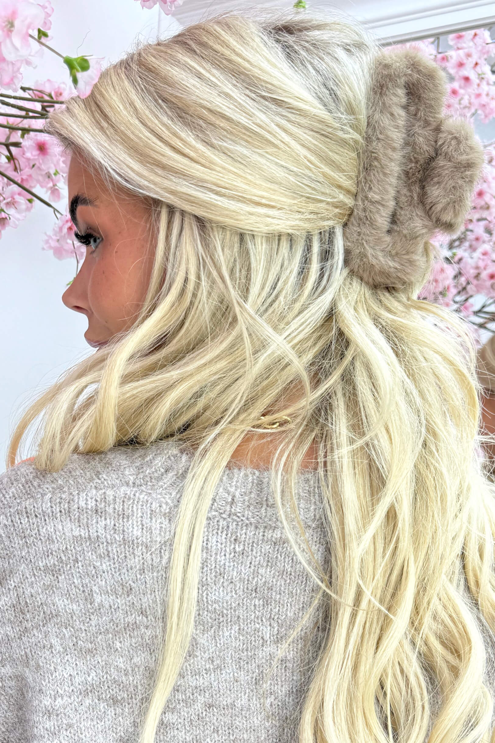Furry hairclip - Dk. taupe
