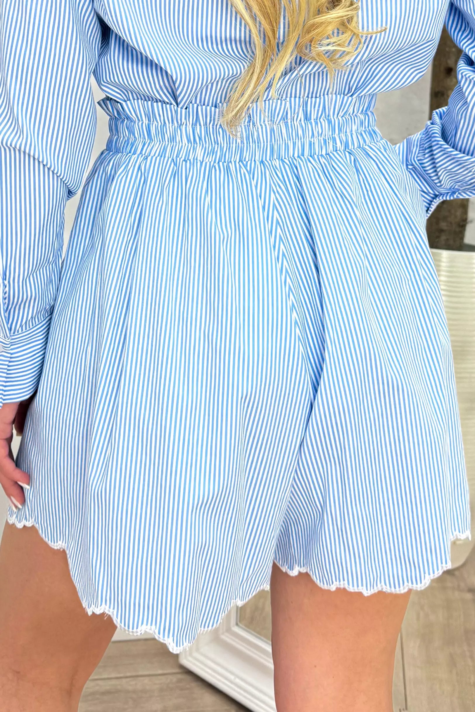 Embroidery stripe short - Sky blue