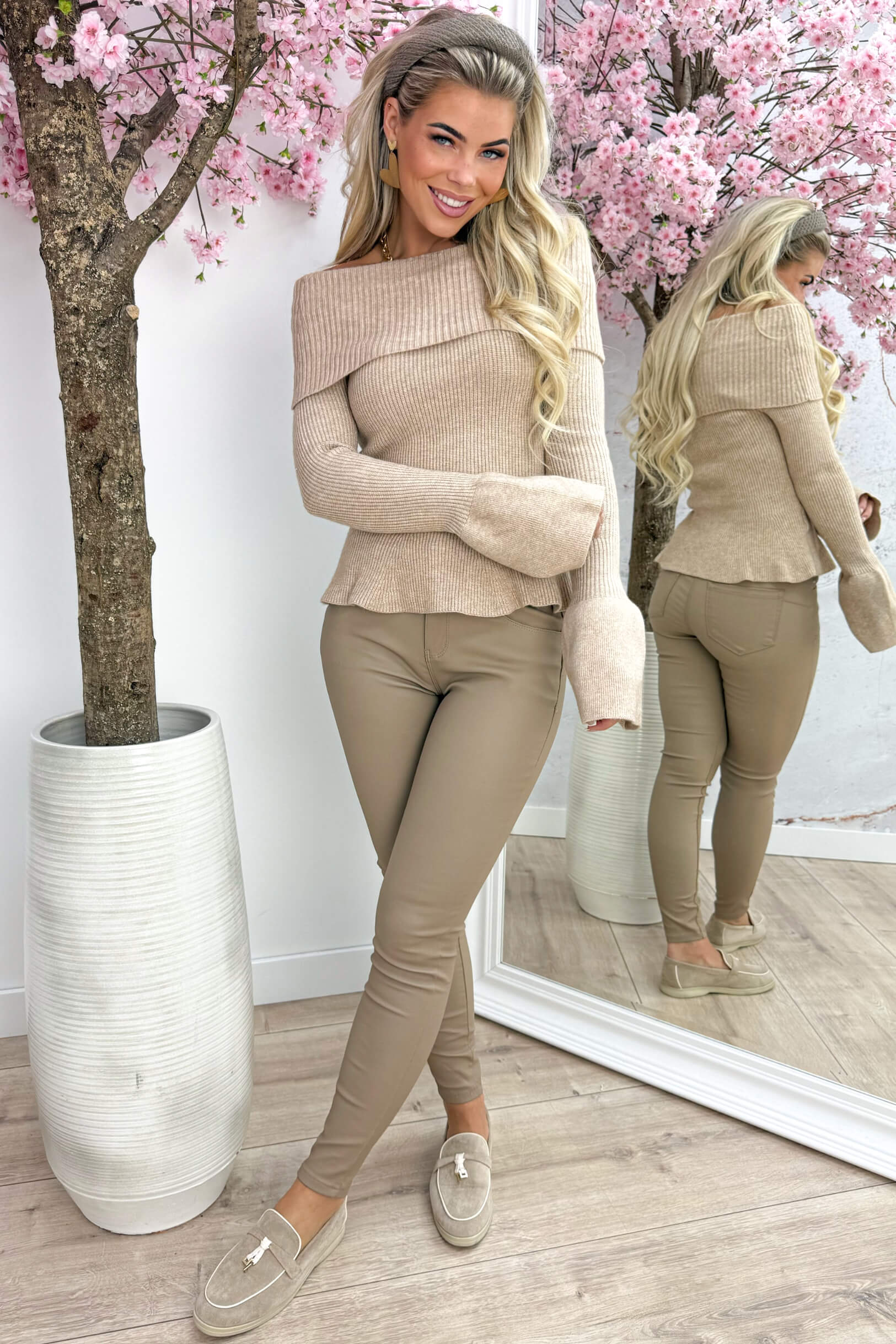 Ribbed strapless ruffle topje - Dk. beige