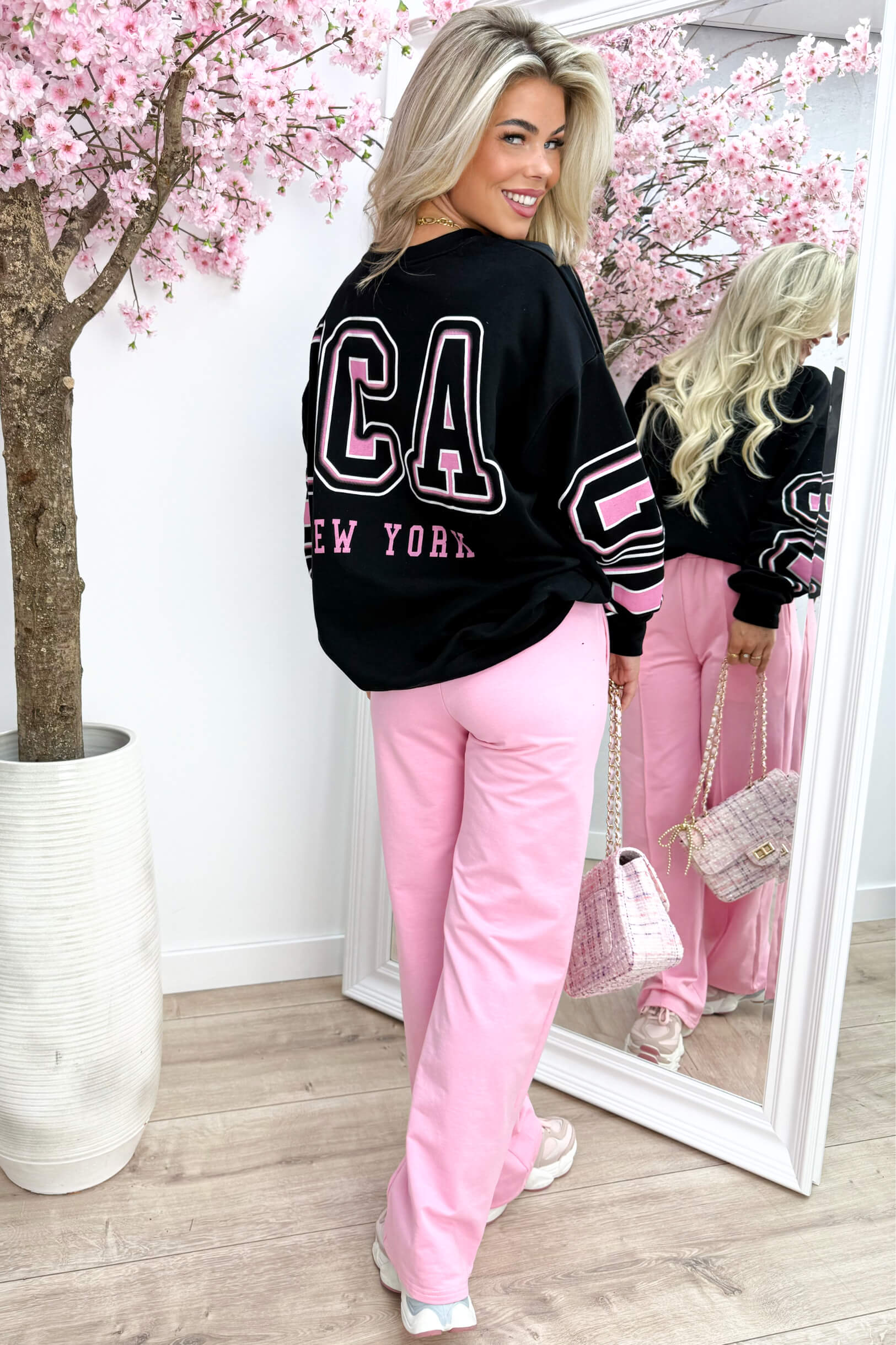 Chicago Oversized Sweater - Black