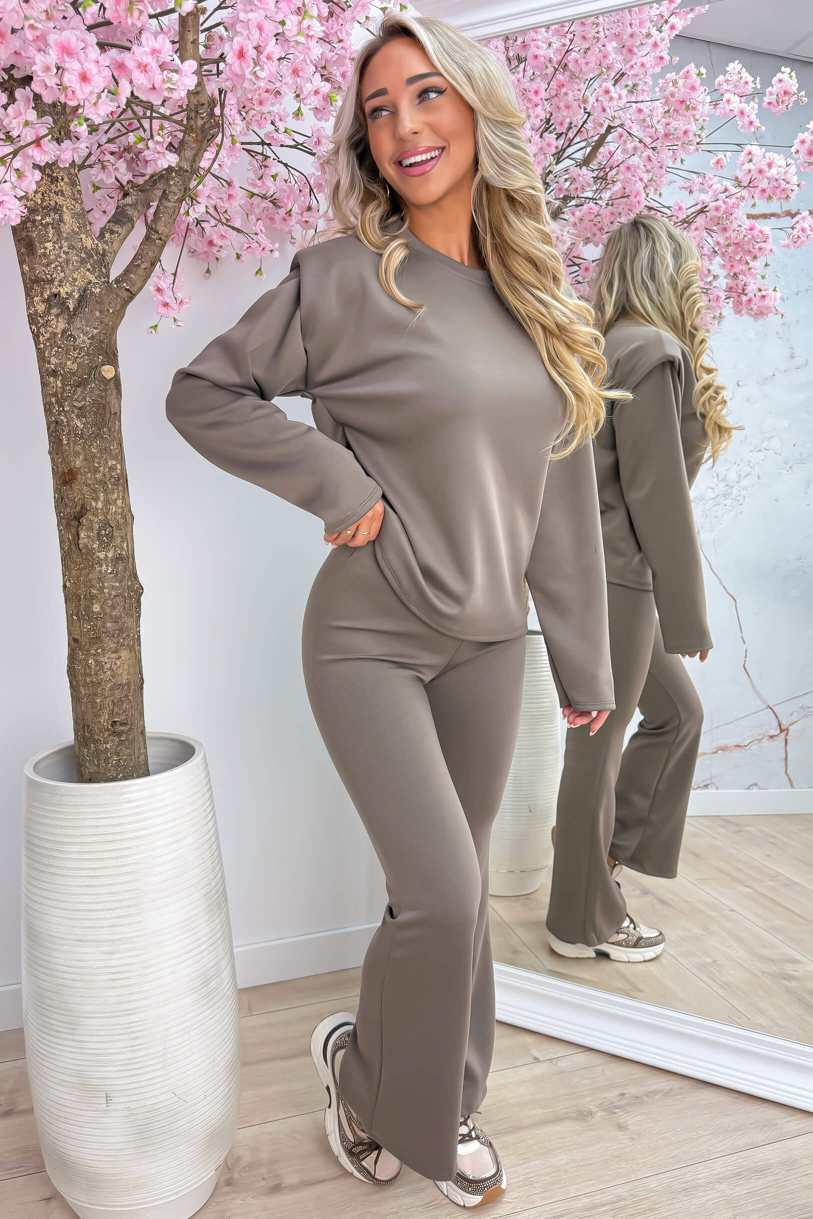 Ensemble 61852-1975 (station Vogue) - Dk. taupe