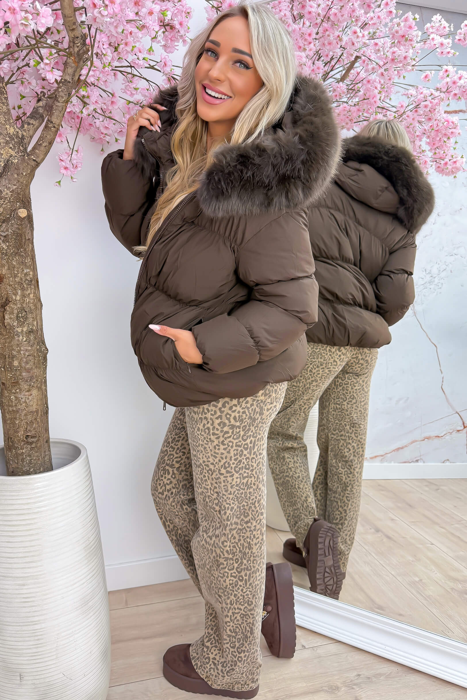 Snowy days are calling winterjas - Bruin