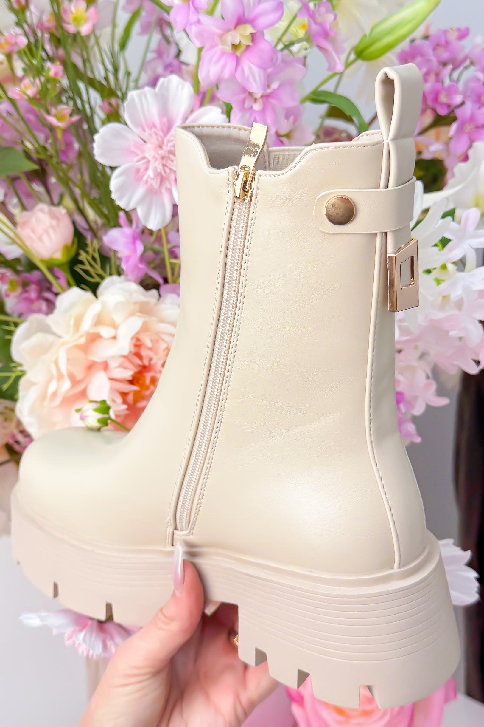 Chunky statement boots - Beige