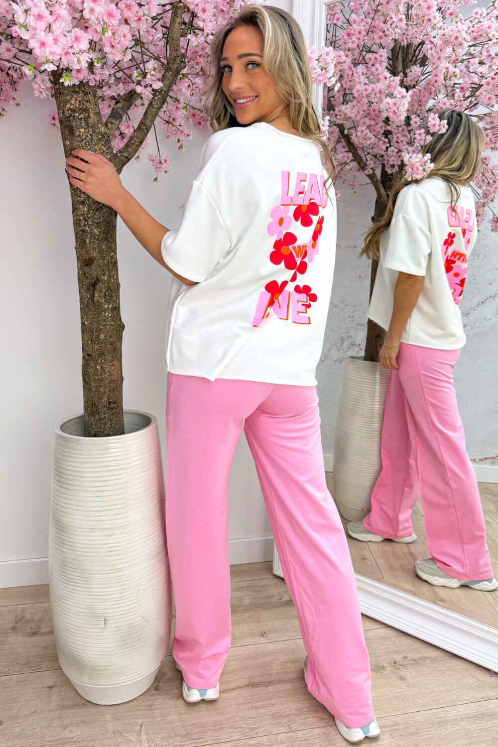 Lead with love oversized T-shirt - Wit