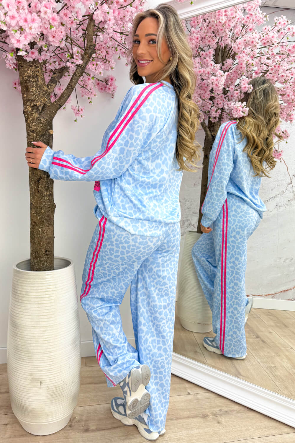 Leopard perfect embleem comfy co-ord - Sky blue