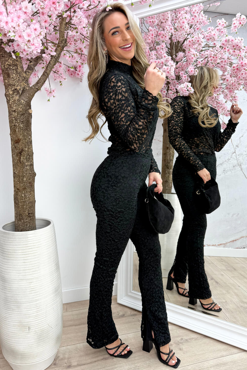Glow up lace co-ord - Zwart