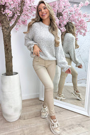 Cuddle up ruffle trui - Beige