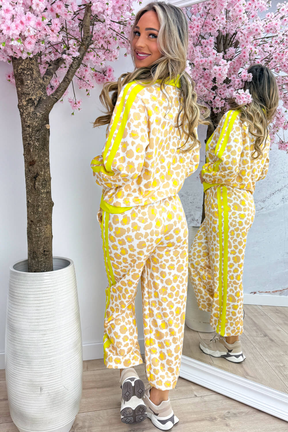 Striped leopard comfy co-ord - Geel