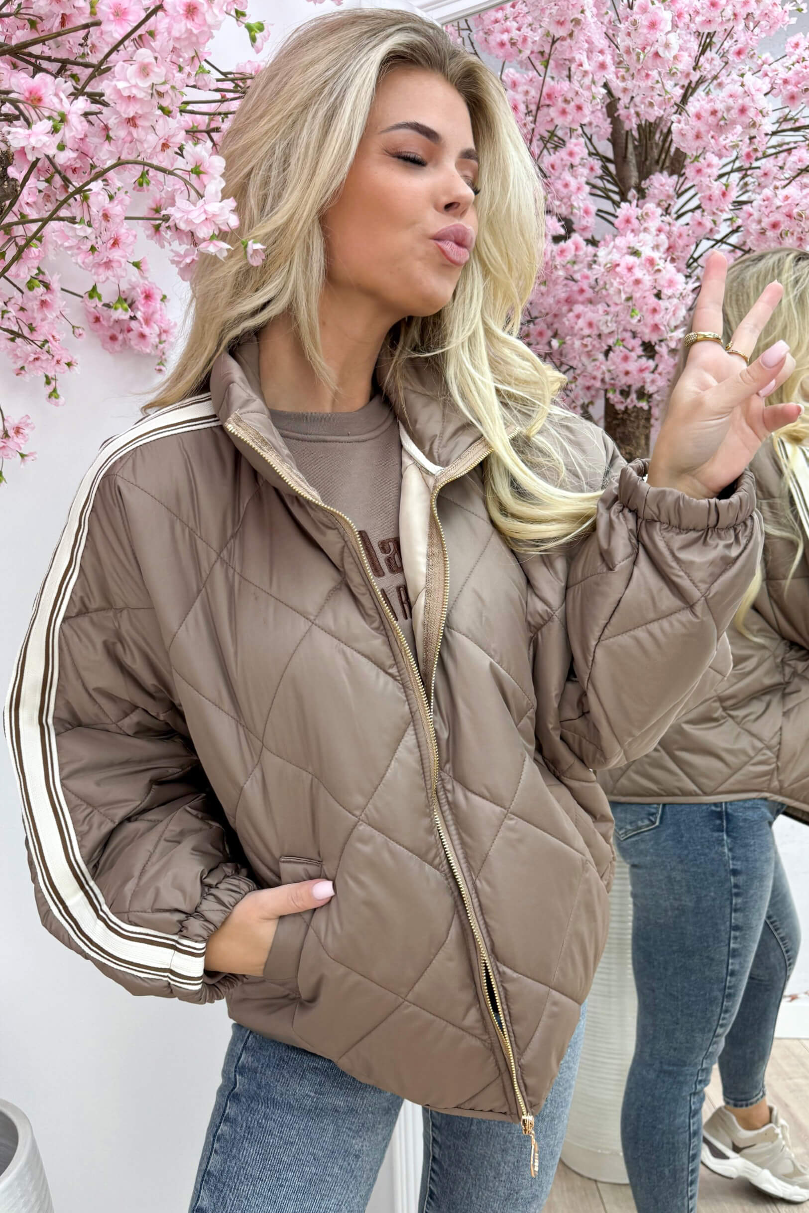 On trend puffer bomber - Taupe