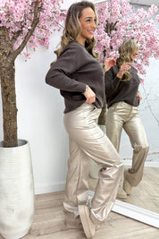 Inspired trui - Bruin