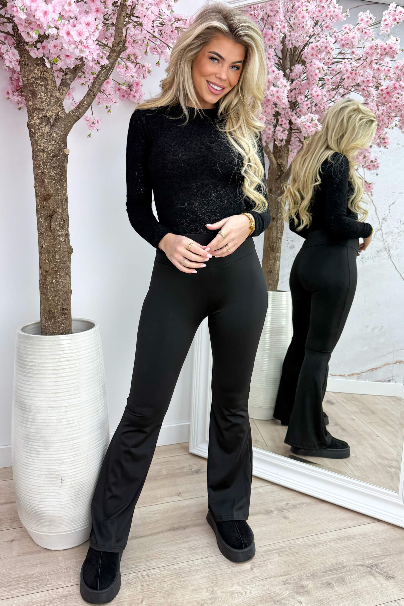 Sporty flair pants - Zwart