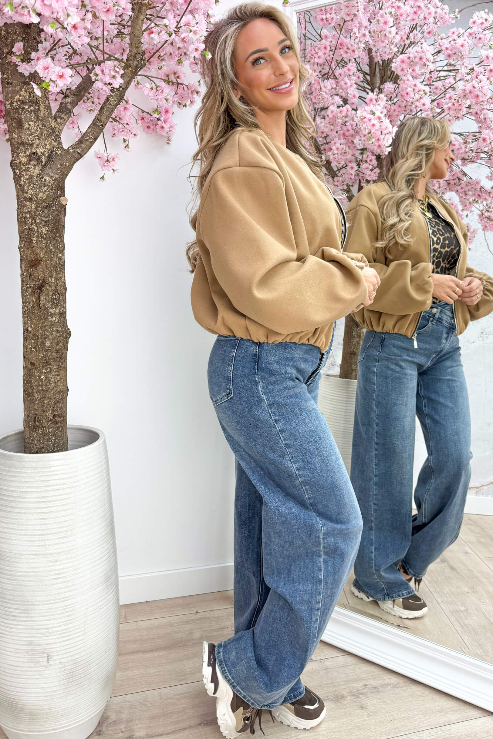 Soft trendy bomber - Camel