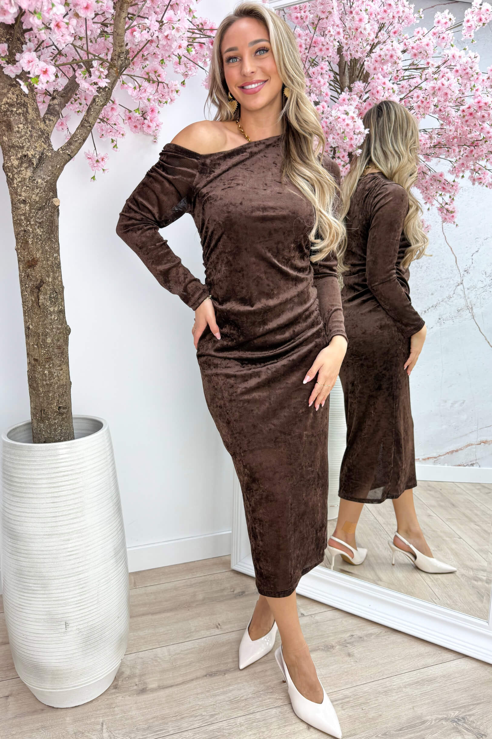 Chic velvet dress - Bruin