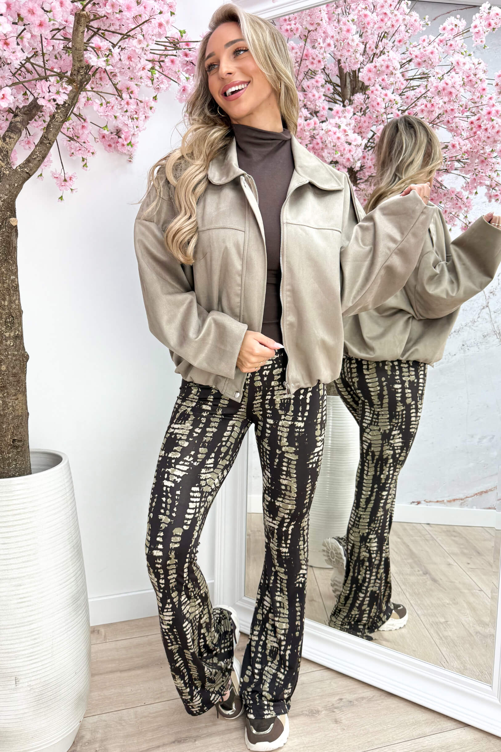 Lovin’ suede bomber - Lt. taupe