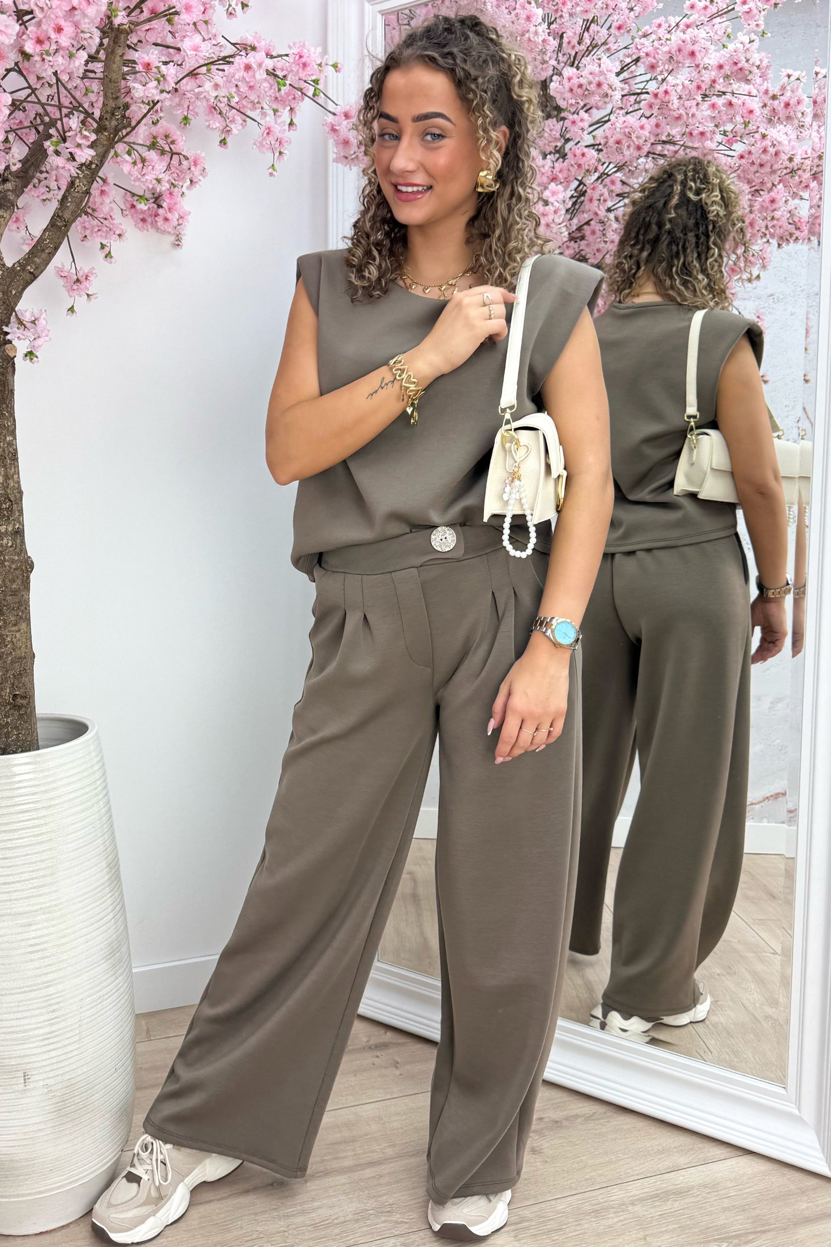 Se ve linda pero cómoda co -ord - dk. gris pardo