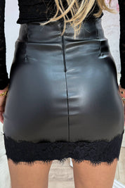 Leather look lace skirt - Zwart