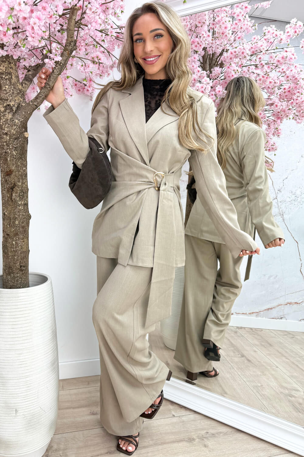 Check the details co-ord - Dk. taupe