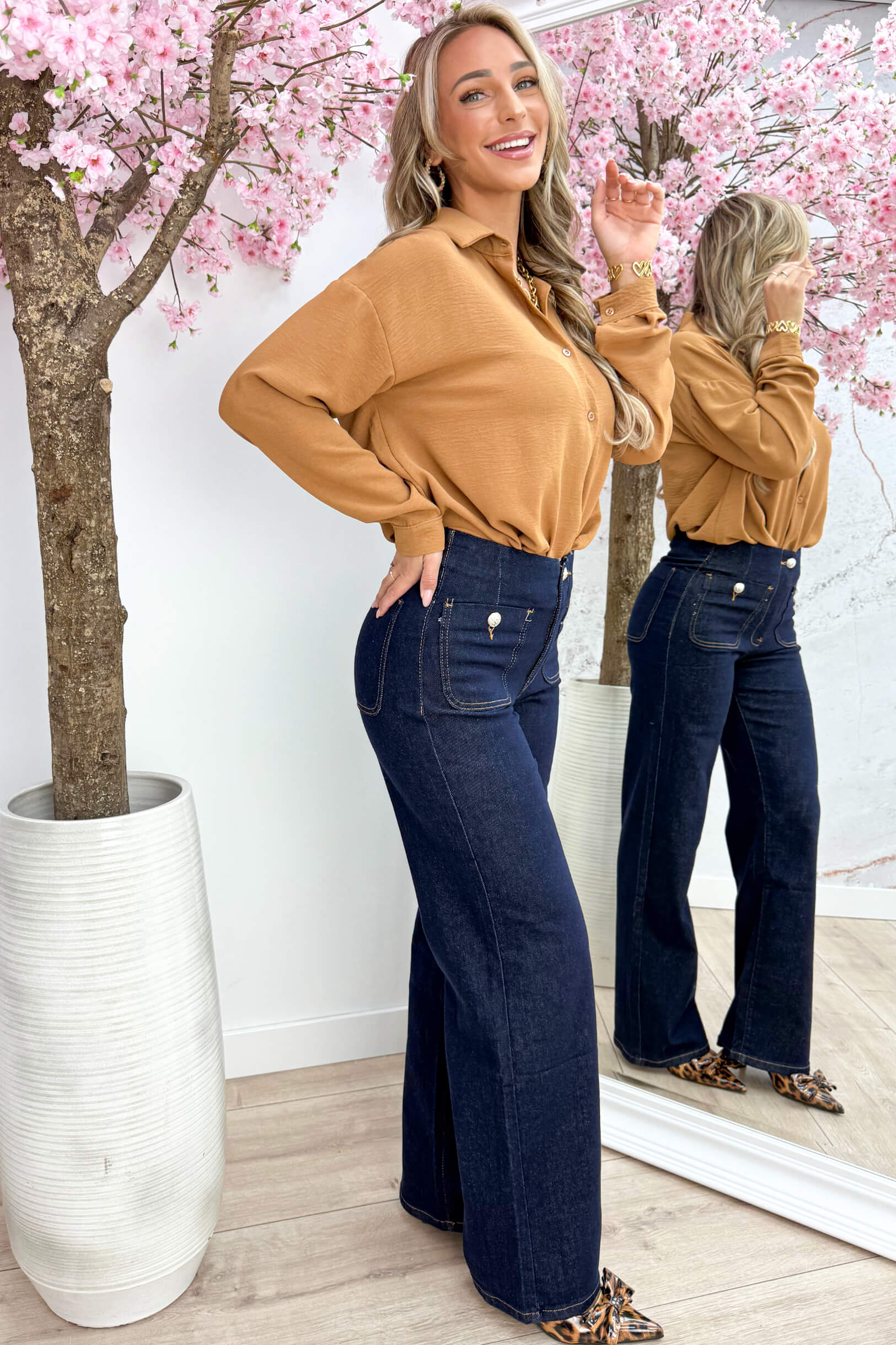 The perfect basic blouse - Camel