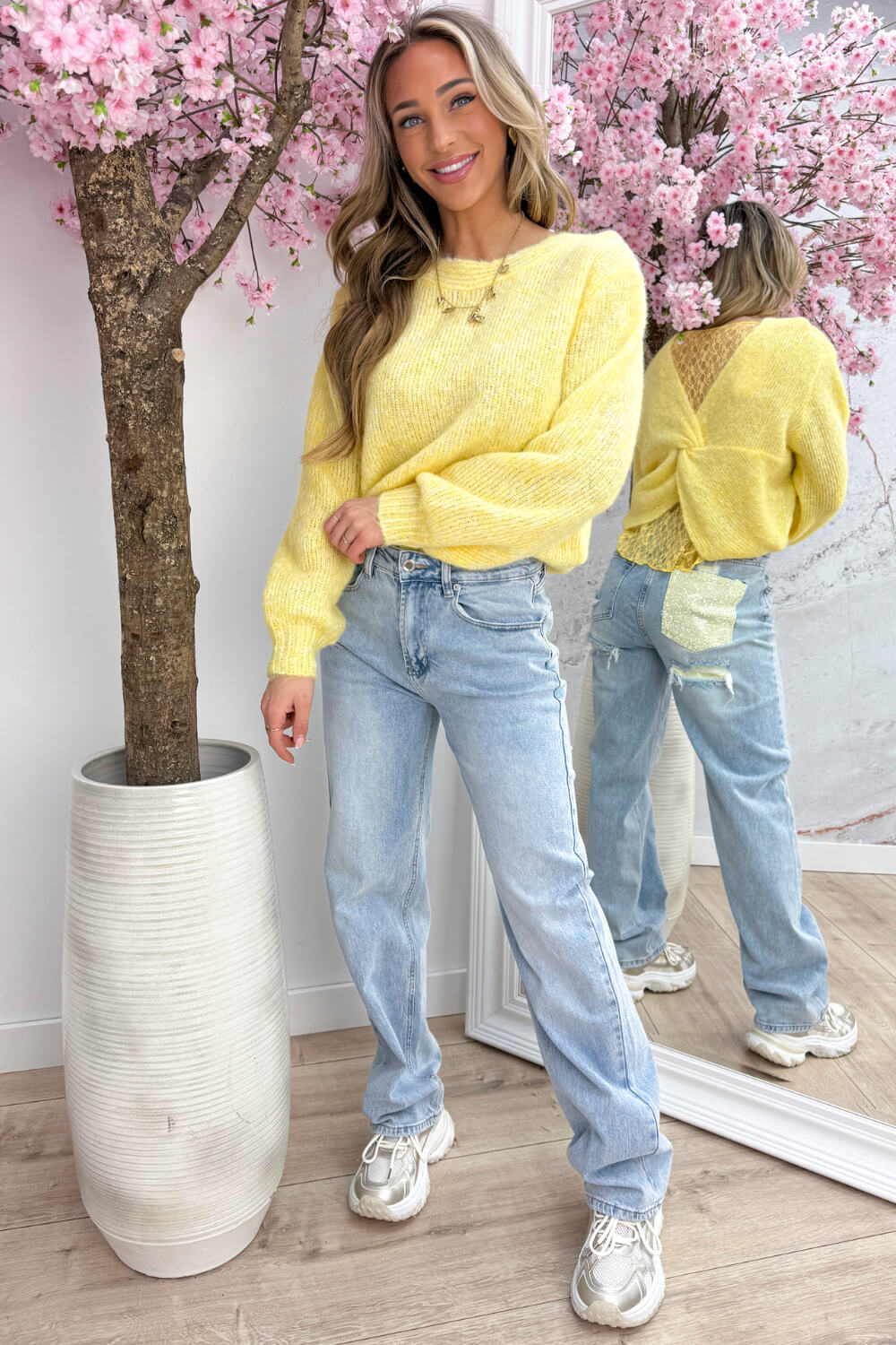 Twist and lace trui - Geel