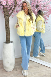 Fluffy vibes gilet - Geel