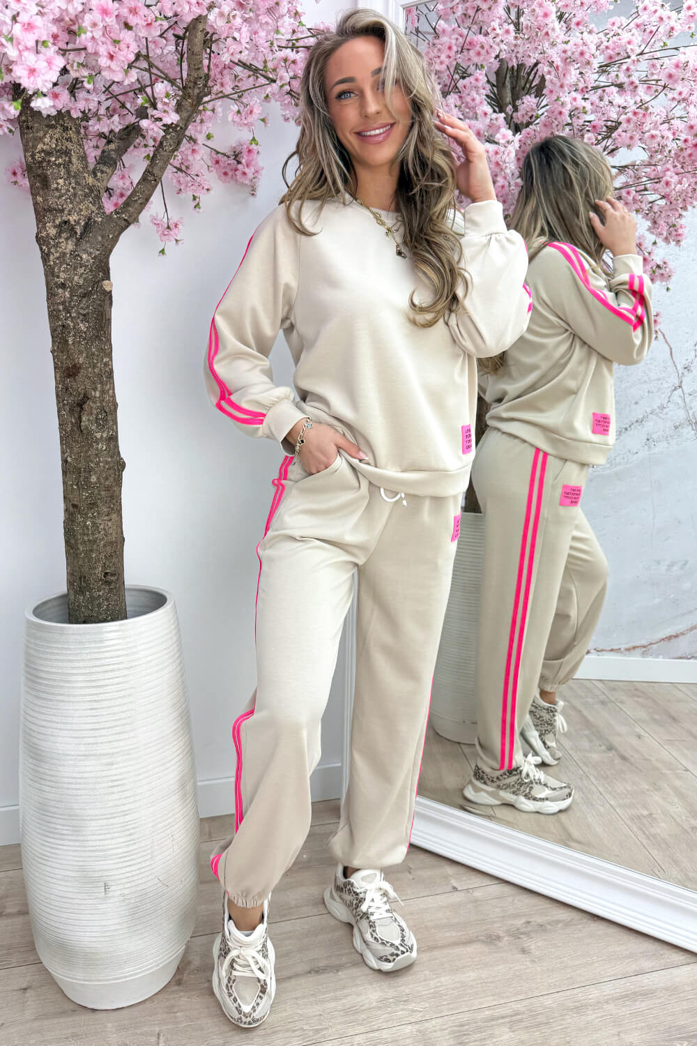 Perfectly embleem comfy co-ord - Beige