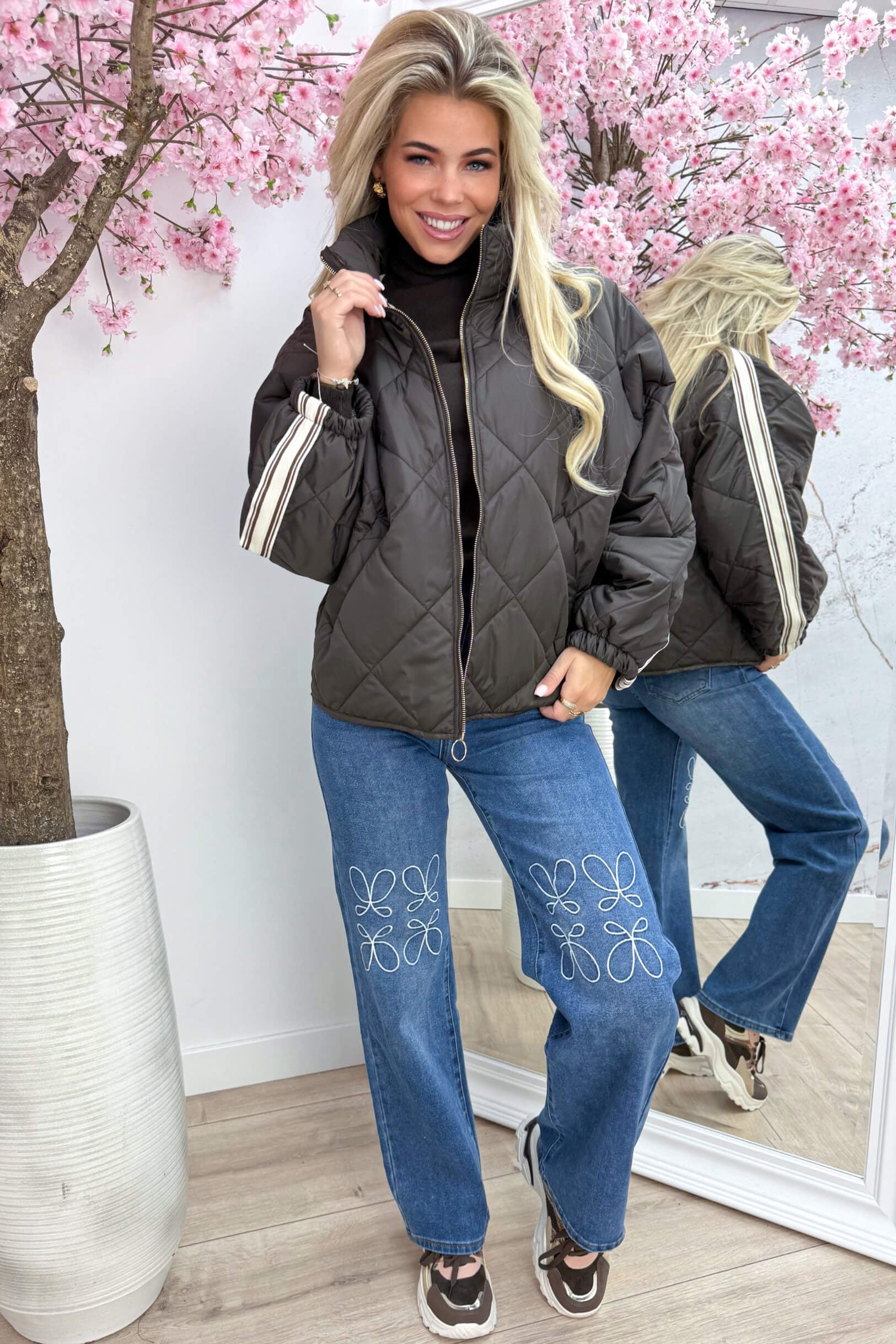 TD7Mb0w88lQHJ4oUGkiSR7uxuLHGR5nLkwjfhZQi.jpg