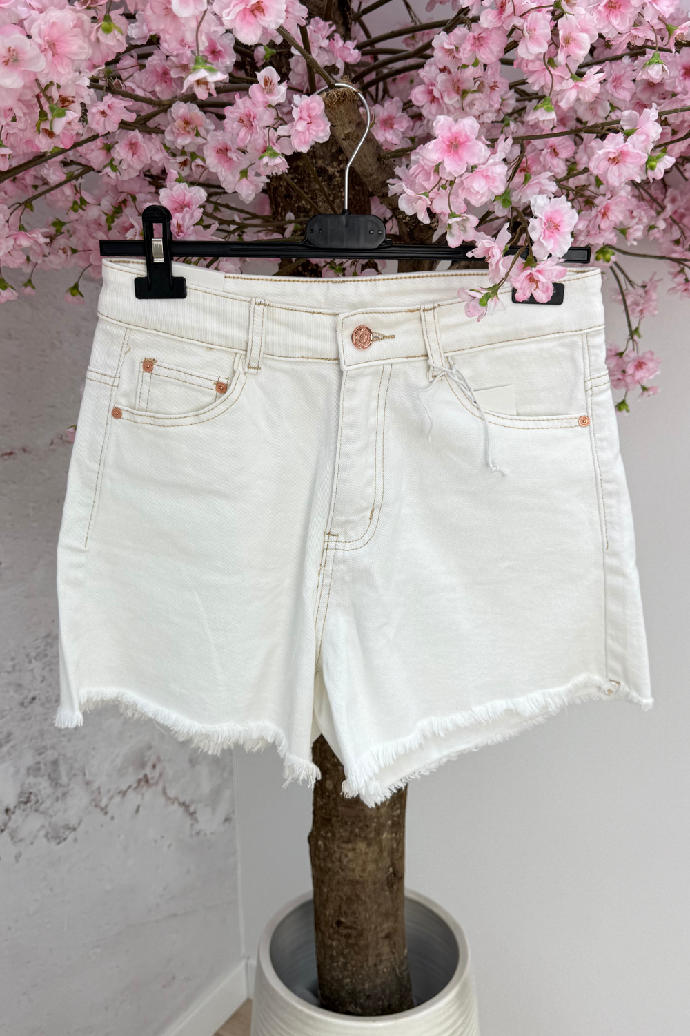 Short 1 - Wit