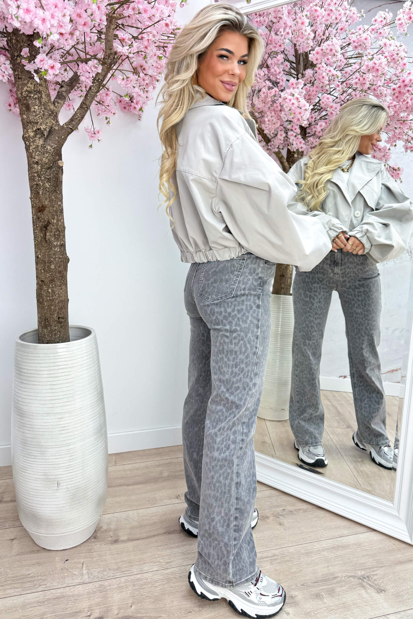 Trendy poffie trenchcoat - Lt. grijs