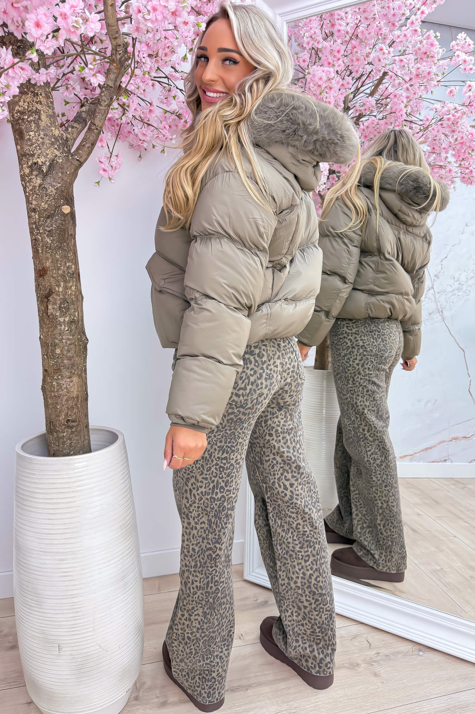 Baby it’s cold outside winterjas - Taupe