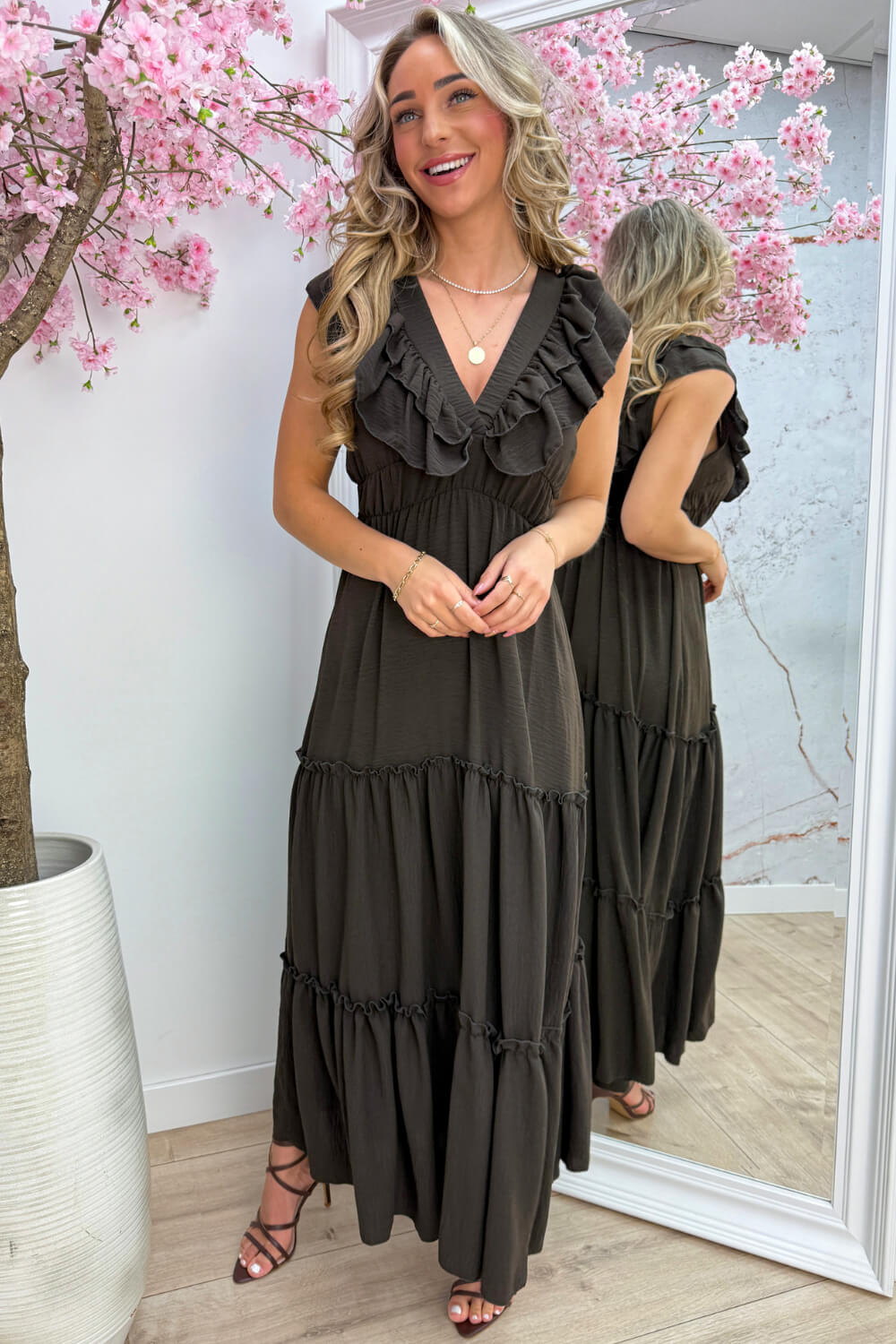 Malibu ruffle dress - Bruin