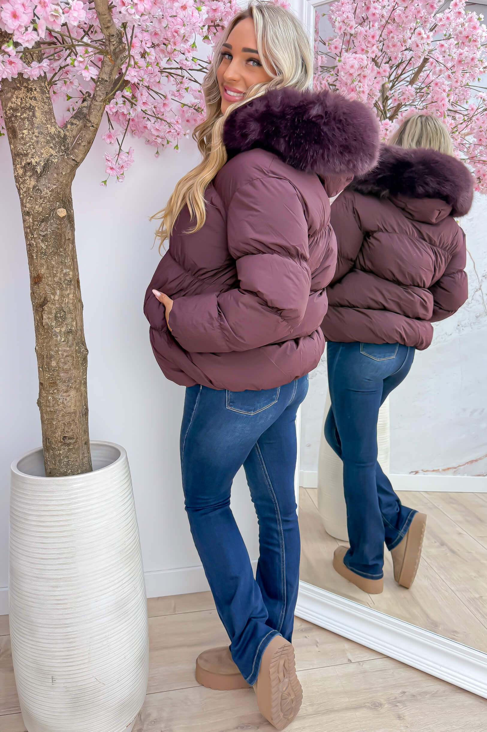 Snowy days are calling winterjas - Bordeaux