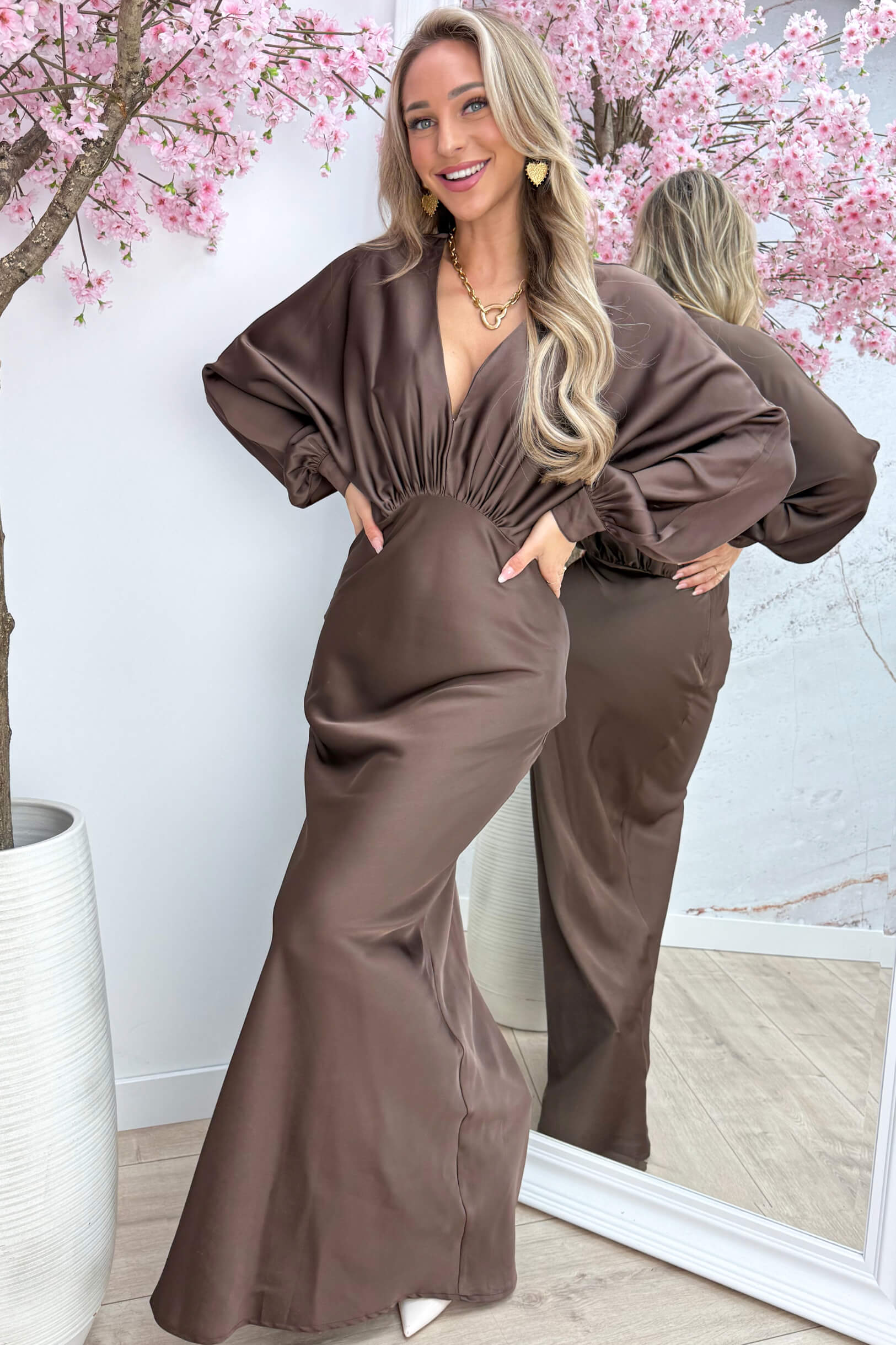 Elegant satin maxi dress - Bruin