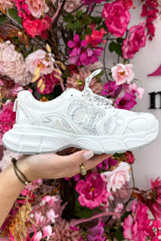 So inspirierte Turnschuhe - weiß