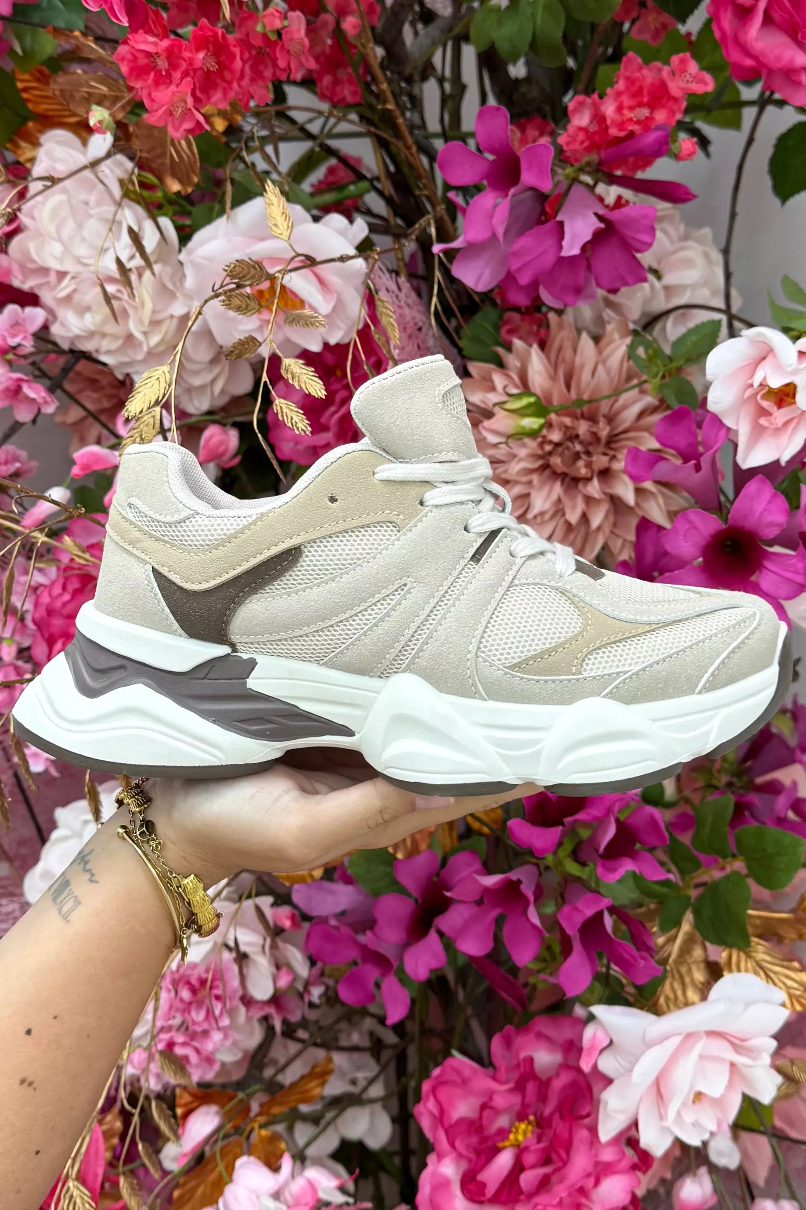 Attention à votre sneaker de pas - beige