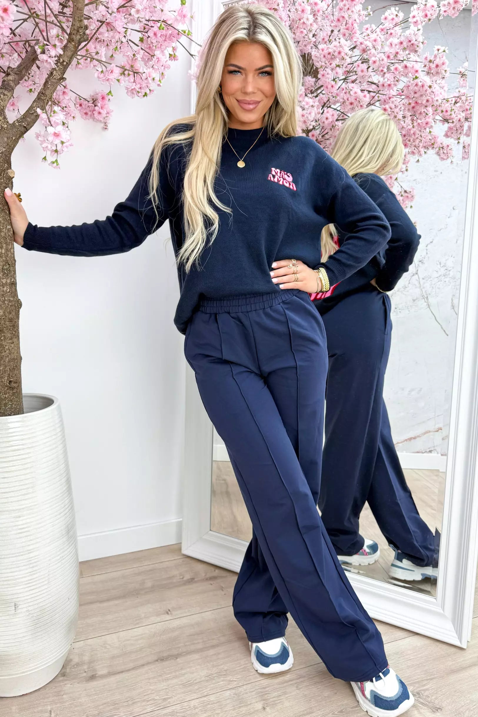 Mas Amor Sweater - Navy