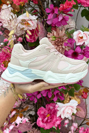 Attention à votre sneaker de pas - rose