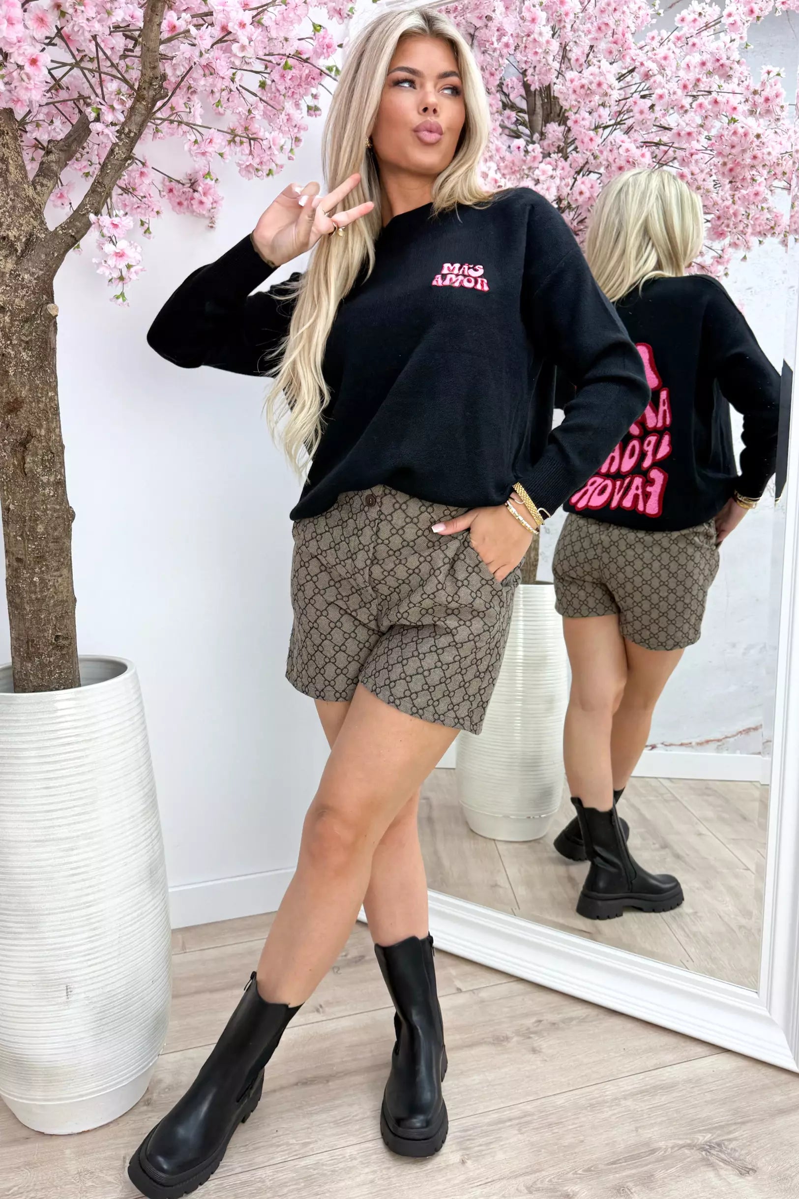 Mas Amor Sweater - Black