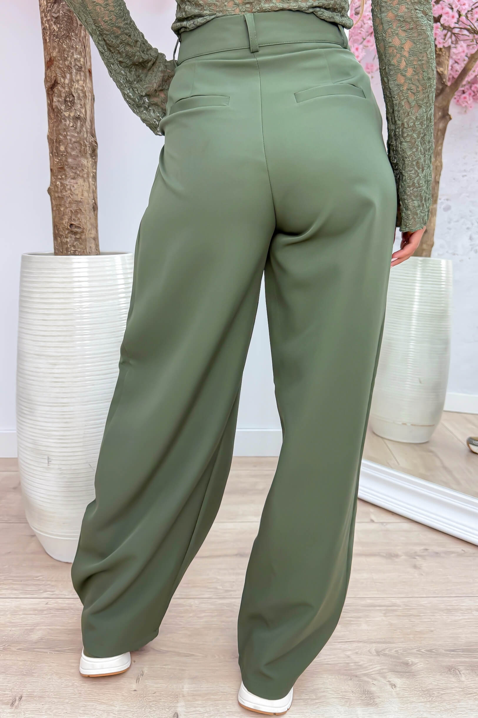 She means business pantalon - Army