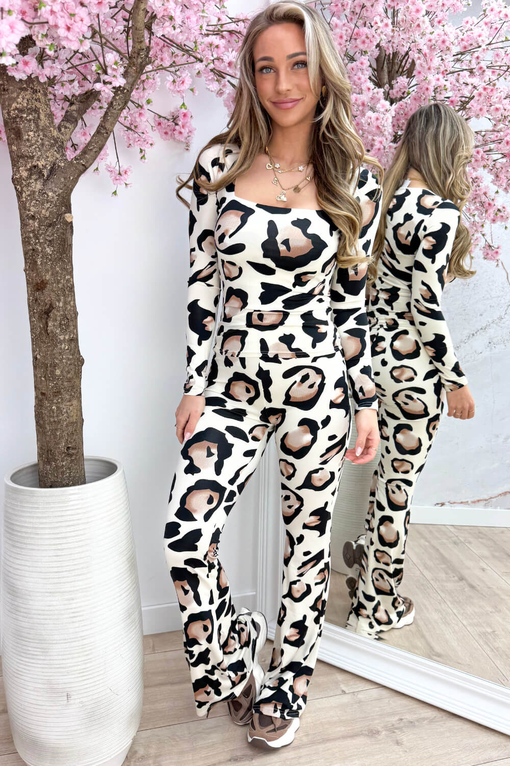 Big leopard travel flair pants - Bruin