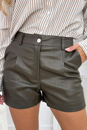 Fav leather look short - Bruin