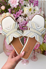 Pearls and diamond slipper - Wit